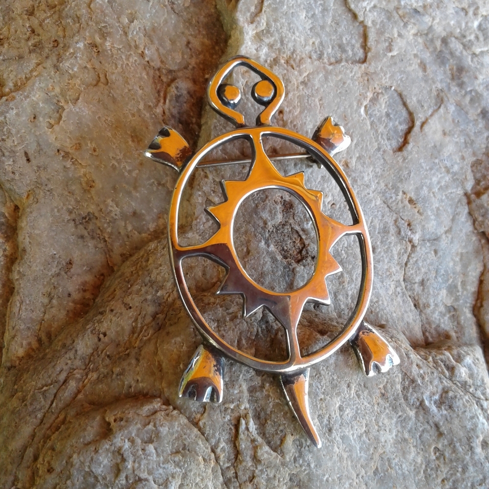 Sterling Silver Turtle Pin - Picture 2 of 6